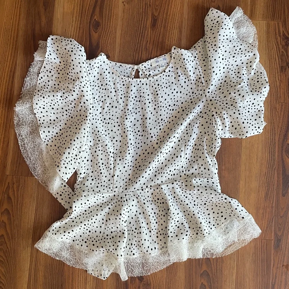 She & Sky White Black Polka Dot Open Back Peplum Top with Lace Detail - Picture 2 of 6